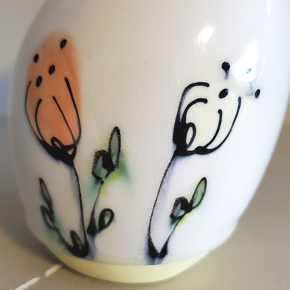Yellow Floral Pebble Vase by Rachel de Conde - Picture 10 of 10
